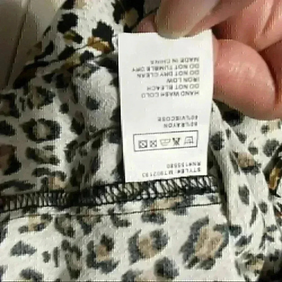 Free People Movement Top Women’s Medium Leopard Off-Shoulder Boho Mobwife NWT - Picture 3 of 8